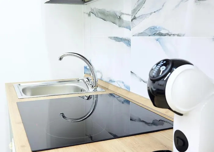 Zemra Room&apartment Πανσιόν Πομπηία