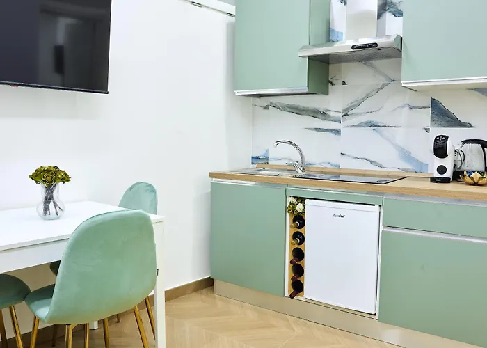 Πανσιόν Zemra Room&apartment 3*