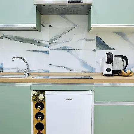 Πανσιόν Zemra Room&apartment